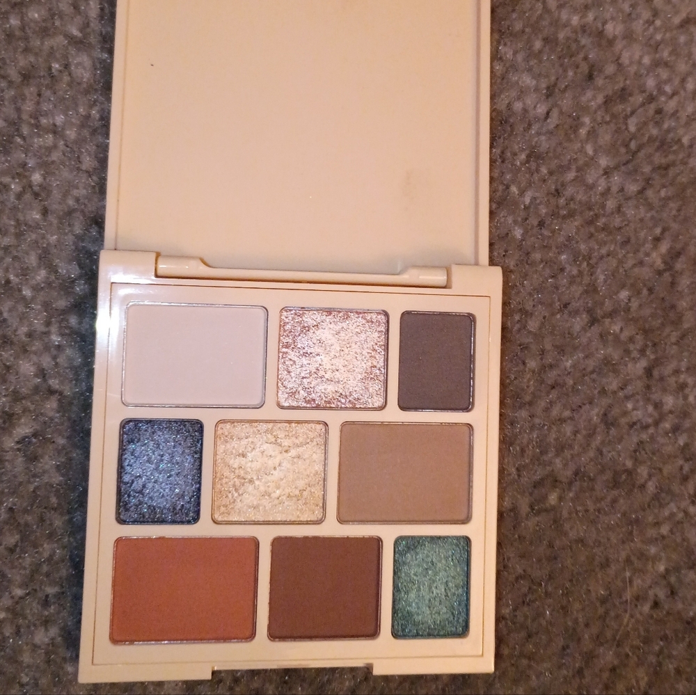 Cinta London Eyeshadow Palette